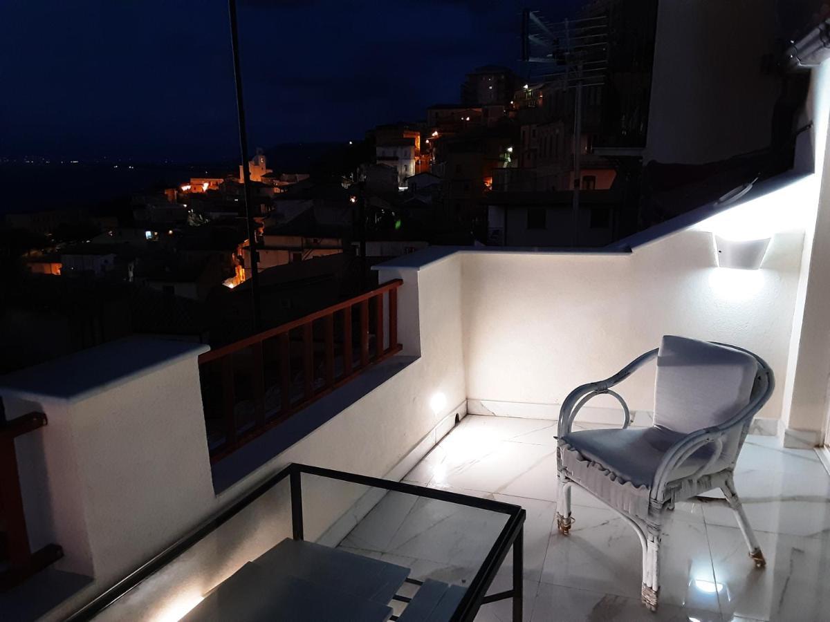 "Lo Studiolo" Apartment Pizzo  Zewnętrze zdjęcie