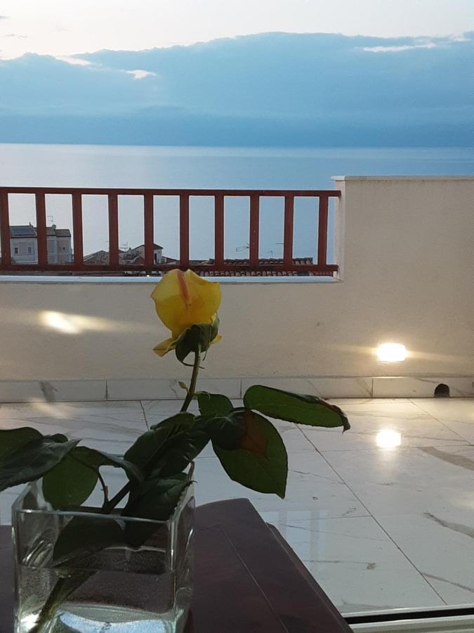 "Lo Studiolo" Apartment Pizzo  Zewnętrze zdjęcie